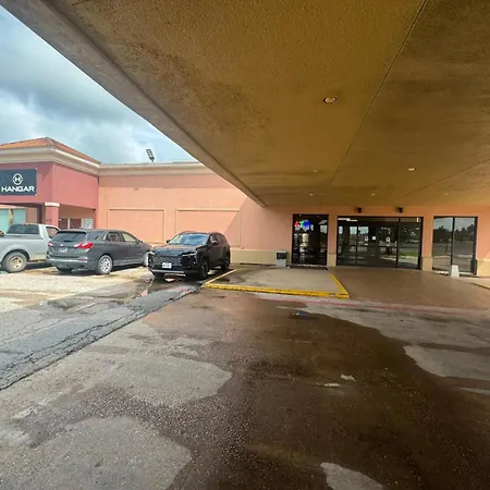 Express Inn & Suites Greensville Tx-3