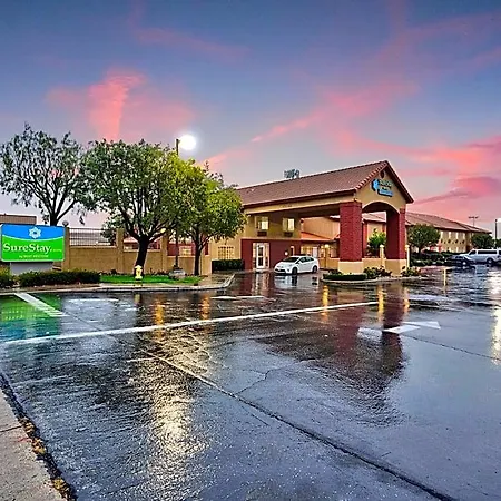 Econo Lodge-3