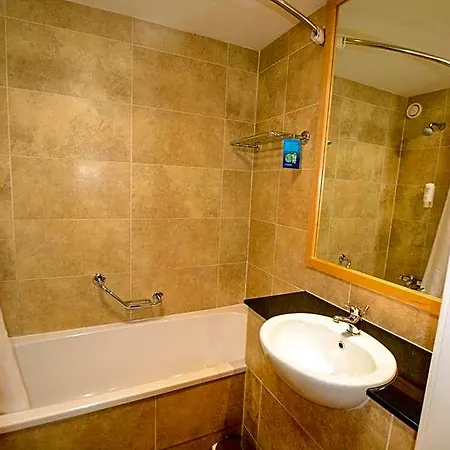 Travelodge Dublin Airport South-3