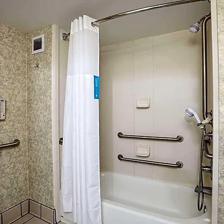 Hampton Inn Williamston-3