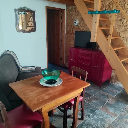 Lameira Da Longra - Art & Wellness Retreat-3