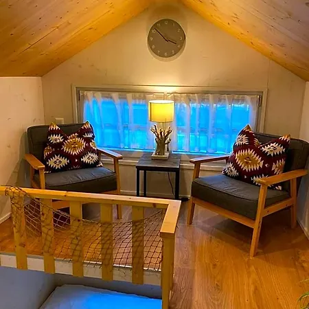 Tiny House Lippe im PIER9 Tiny House Hotel-3