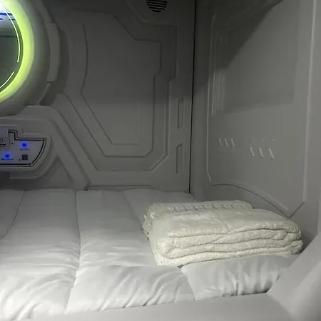 Limin Hostel Capsules-2