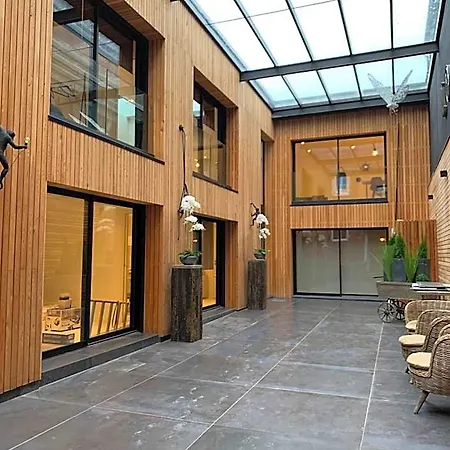 Victoria'S House-2