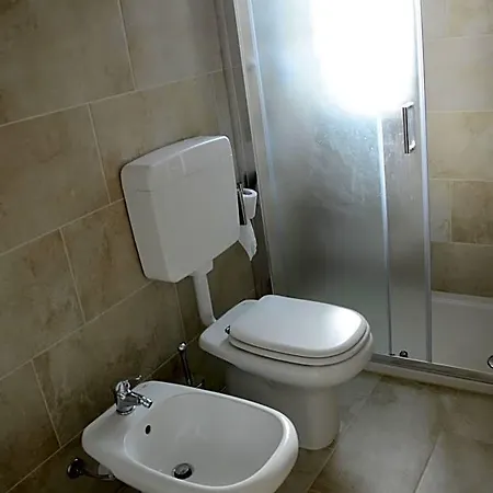 Calicantus Bed And Breakfast-3