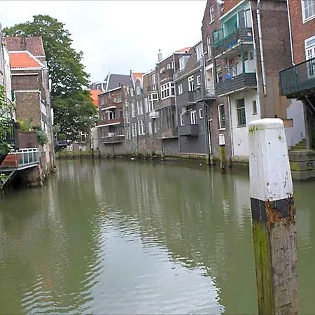 Blom aan de Gracht-3