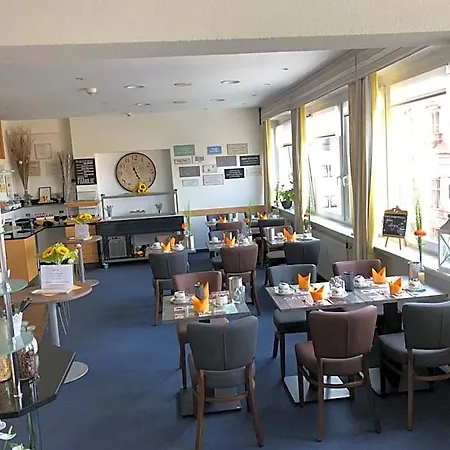 Hotel Peterchens Mondfahrt-2