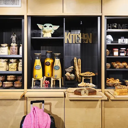 Moxy Paris Bastille-2