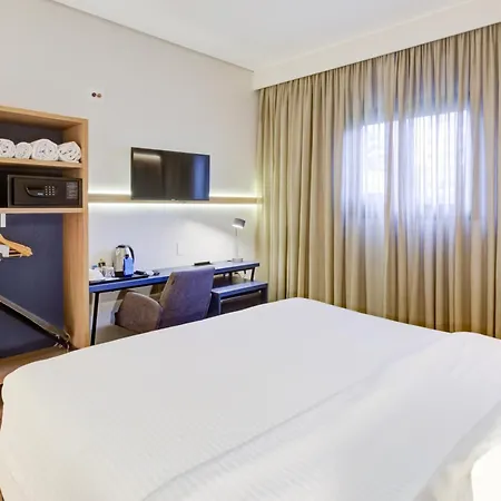 Hampton by Hilton Guarulhos Airport-3