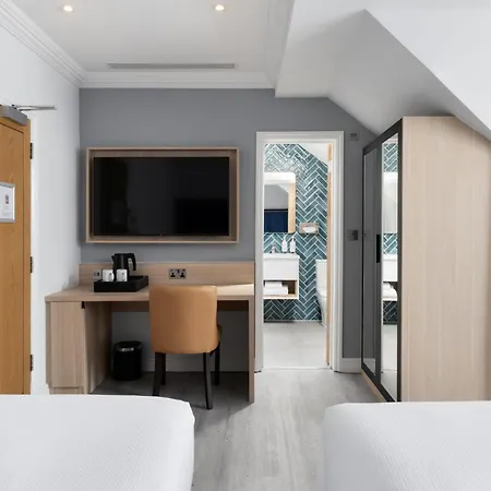 Spark By Hilton London Chiswick-2