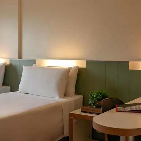 St Paul Plaza Hotel-2