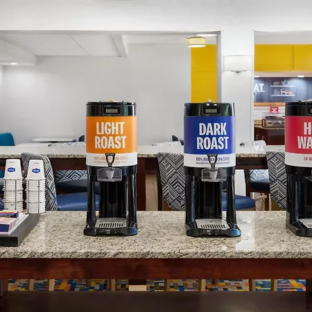 Hampton Inn Lawrence-3