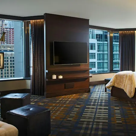 Renaissance Chicago Downtown Hotel-3