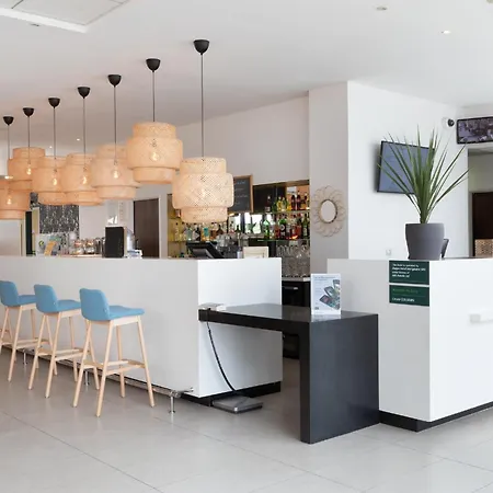 Holiday Inn - Marseille Airport By Ihg-2