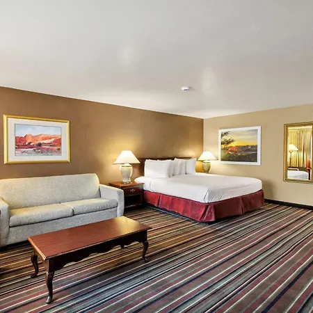 Days Inn & Suites By Wyndham Logan-3