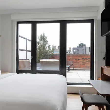 Arlo SoHo-3