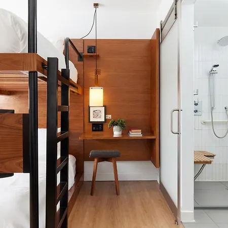 Arlo SoHo-2