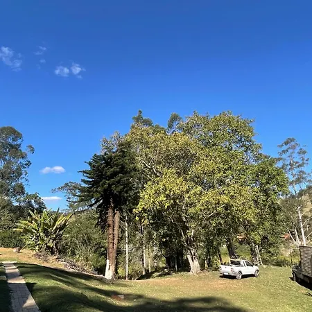 Pousada Fazenda e Pesqueiro Chalé da serra-3