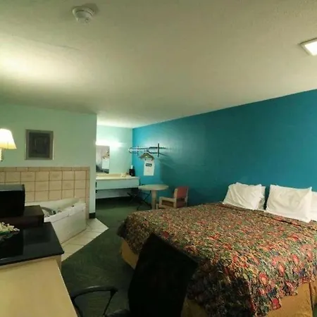 Travelodge By Wyndham Parkersburg-3