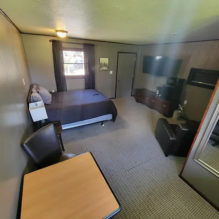 Cedar Village Motel-2