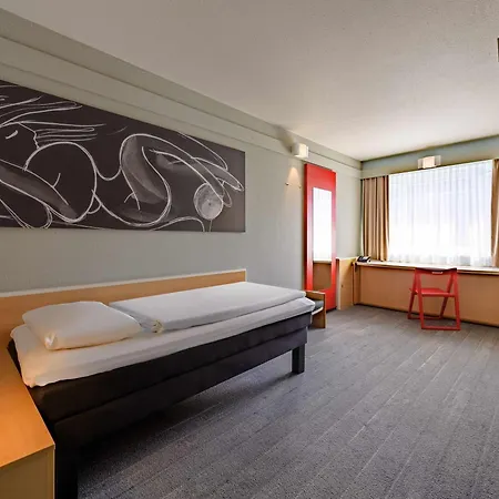 Ibis Hamburg Alsterring-3