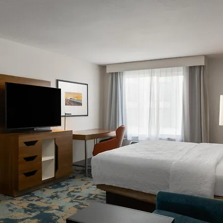 Hampton Inn & Suites Bremerton-2
