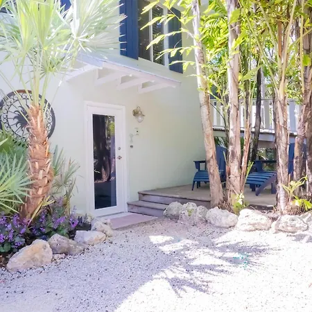 Coconut Palm Inn-2