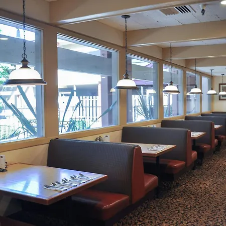Piccadilly Inn Airport-3