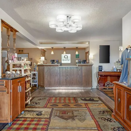 Quality Inn Saint Ignace I-75-3