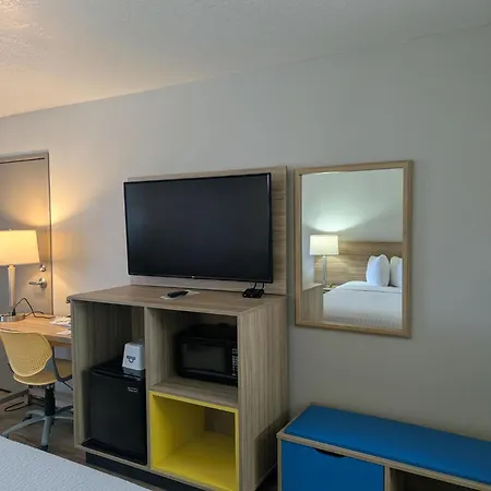 Days Inn By Wyndham Bullhead City-2