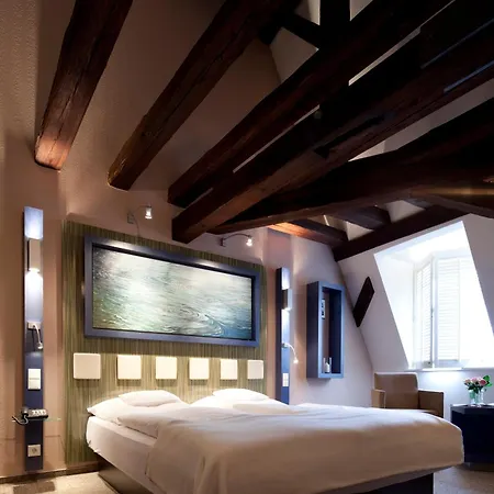 Hotel und Weinhaus Zum Krug-3