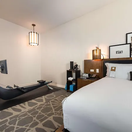 Londonhouse Chicago, Curio Collection By Hilton-2