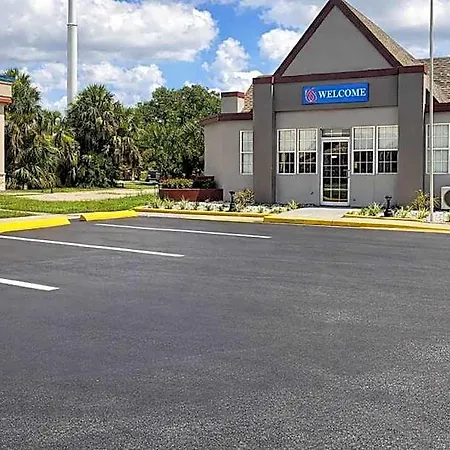 Howard Johnson Lake City-2