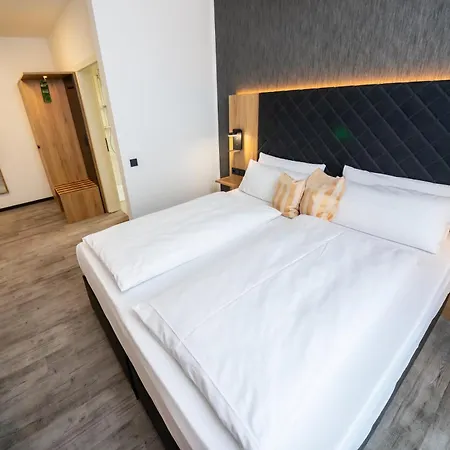 b-vier Hotel Bad Driburg-2