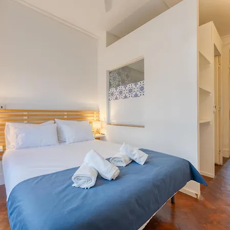 Oporto Clerigos Center Rooms-2