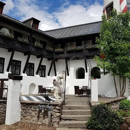Family Hotel Schloss Rosenegg-3