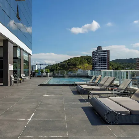 Hilton Garden Inn Praia Brava-3