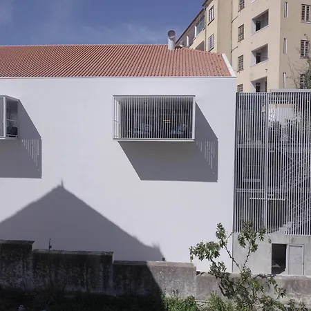 Zero Box Lodge Coimbra-2