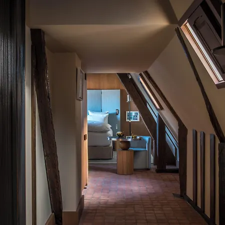 Cour des Vosges-2