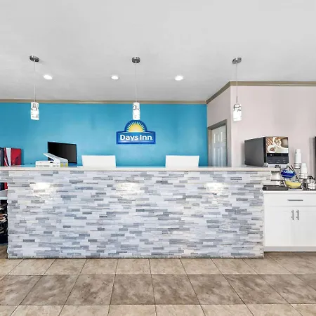 Days Inn By Wyndham Gainesville-3