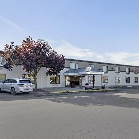 Seaport Inn & Suites-2