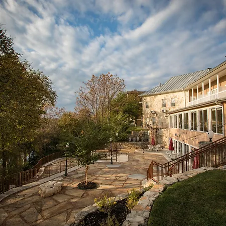 Gruene River Hotel & Retreat-3