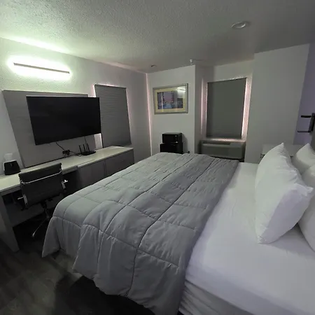 The Aqua Pacific Hotel-3