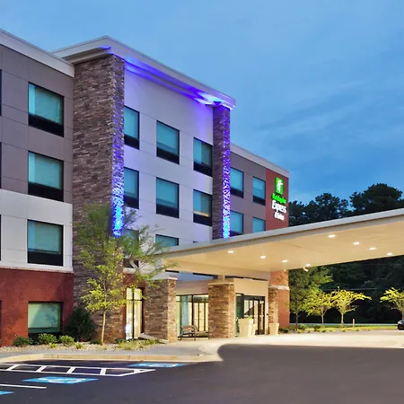 Holiday Inn Express & Suites - Fayetteville By Ihg-2