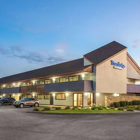Travelodge By Wyndham Peoria-3