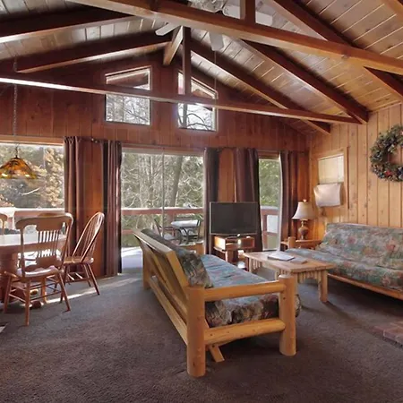 Silver Pines Lodge-3