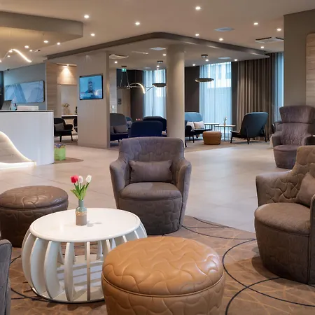 Hampton By Hilton Frankfurt Airport-3
