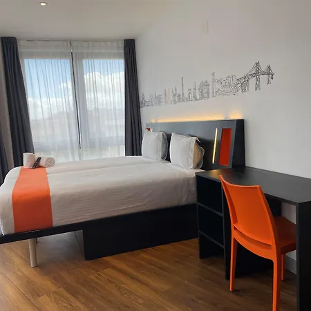 Easyhotel Lisbon-3