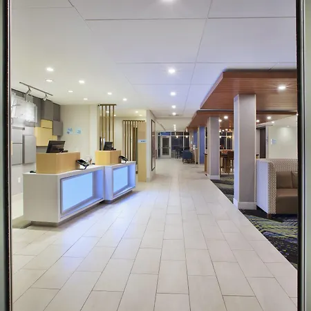Holiday Inn Express & Suites Grand Rapids Airport North By Ihg-2