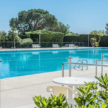 Appart Hotel Mandelieu-3